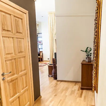 1 X Free Parking X Self Check In